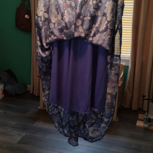 Ladies dress - Picture 2 of 3